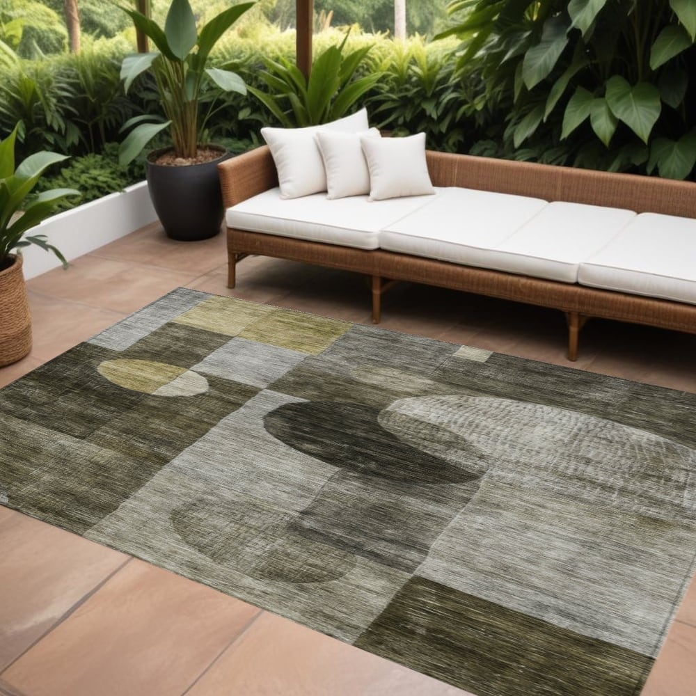 HomeRoots Geometric Transitional Rectangle Outdoor Rug