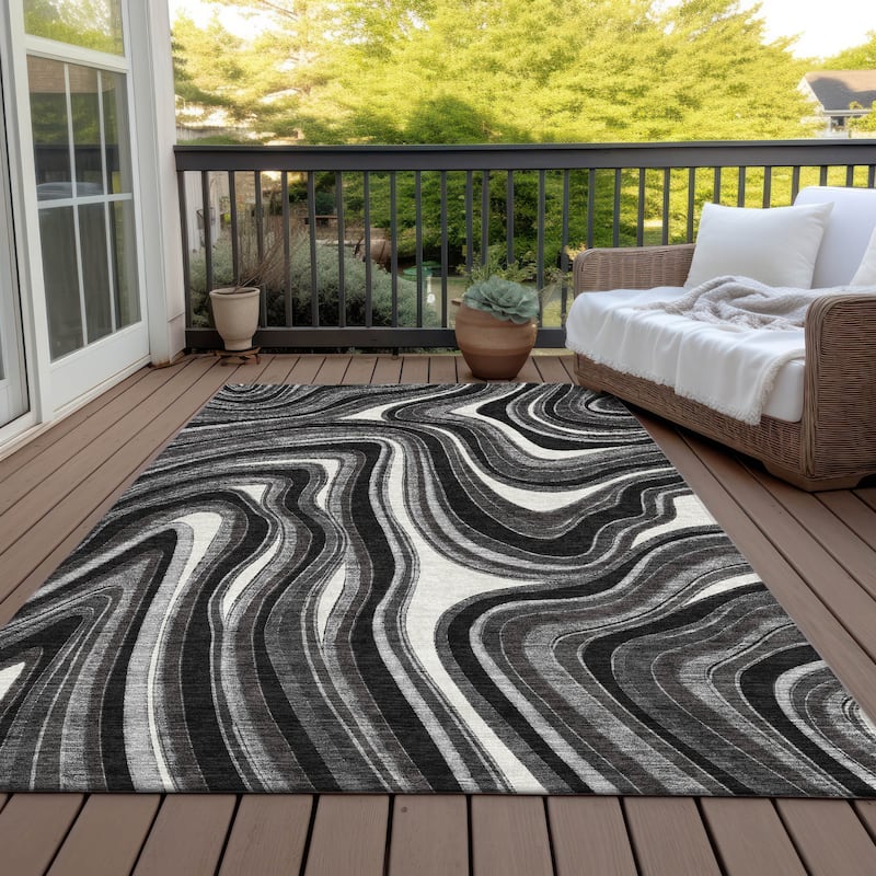 Machine Washable Indoor/ Outdoor Chantille Contemporary Abstract Rug - Black - 8' x 10'