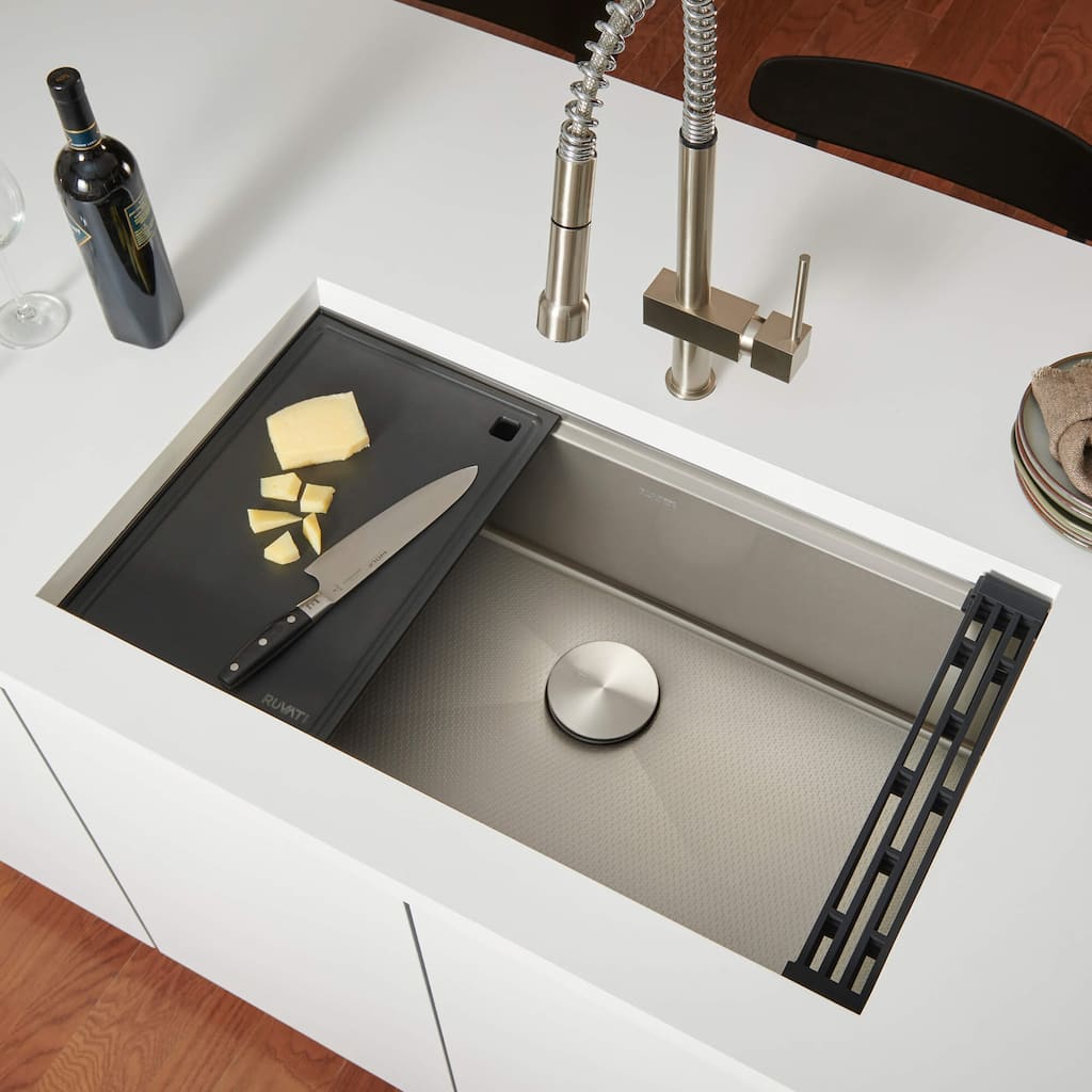 Ruvati Hex Bottom 33-inch Workstation Scratch Resistant Kitchen Sink Stainless Steel - RVH8633 - Silver
