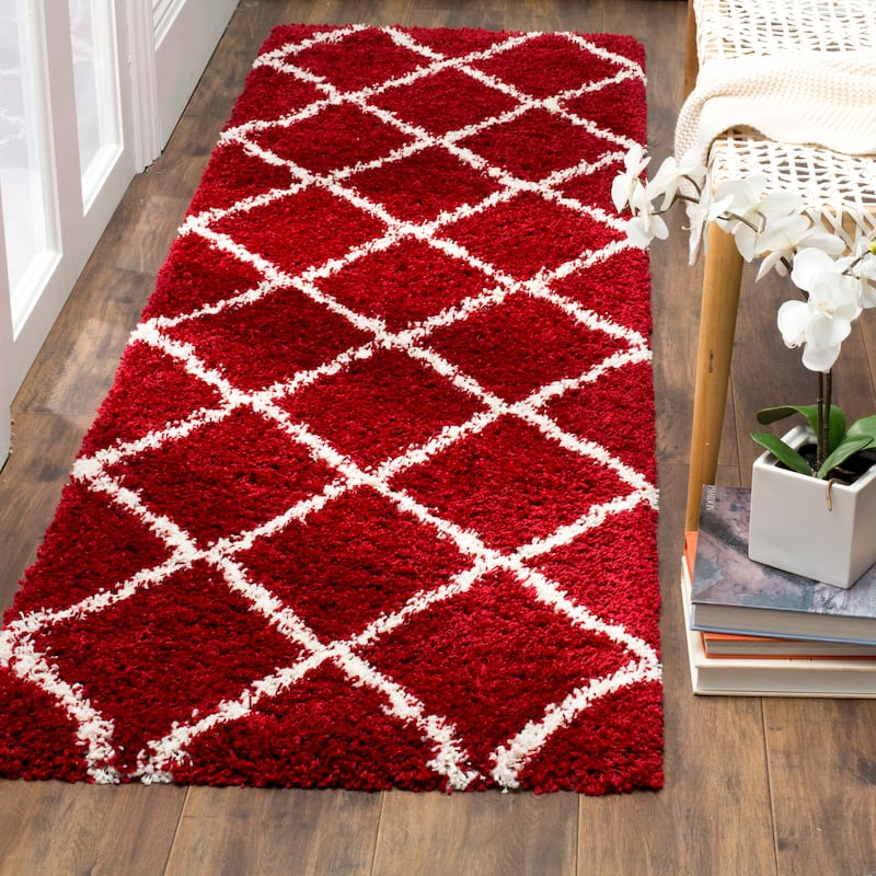 SAFAVIEH Hudson Shag Estella Diamond Trellis 2-inch Thick Rug - 2'3" x 8' Runner - Red/Ivory