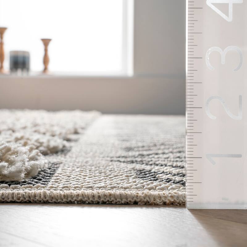 Nuloom Zuri Shaggy Banded Tribal Area Rug