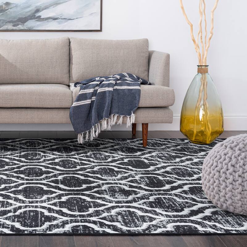 Wyman Farmhouse Geometric Indoor Area Rug