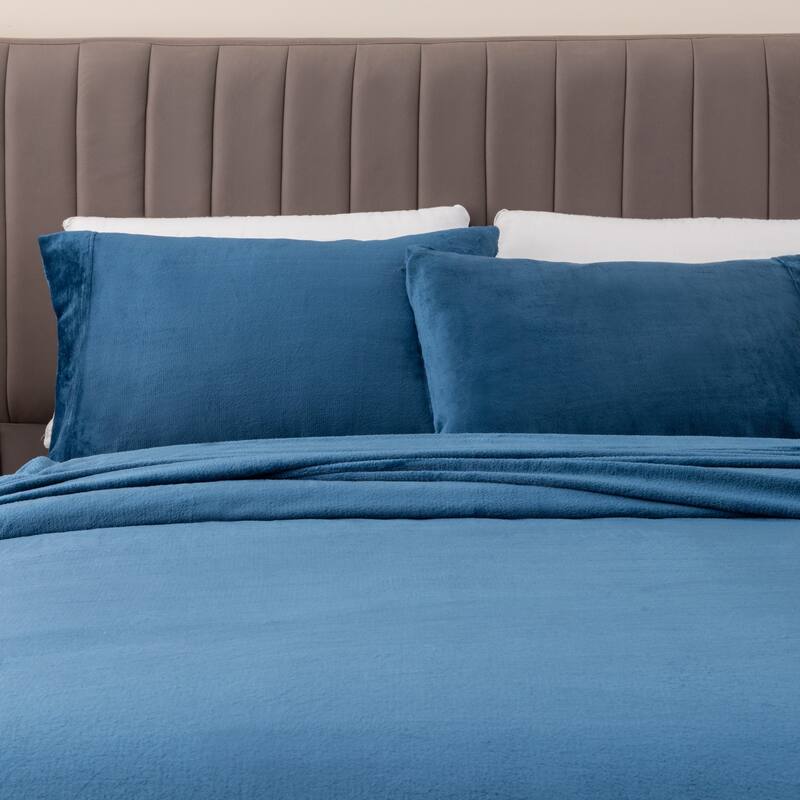 Great Bay Home Extra Soft Cozy Velvet Plush Solid Bed Sheet Set