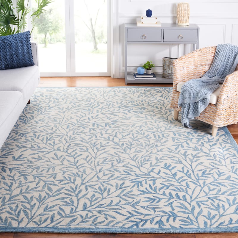 SAFAVIEH Handmade Jardin Mariegret Wool Rug - 9' x 12' - Ivory/Blue