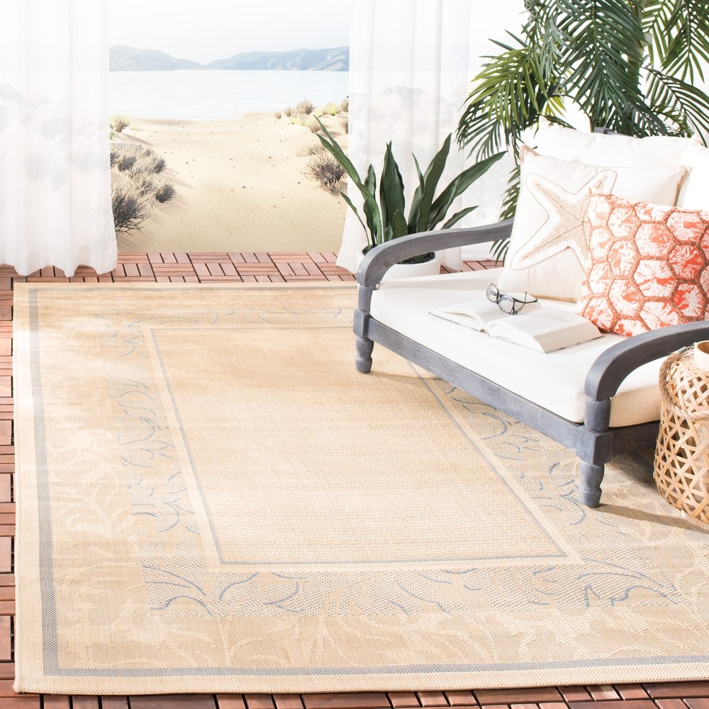 SAFAVIEH Courtyard Irmhilde Indoor/ Outdoor Waterproof Patio Backyard Rug