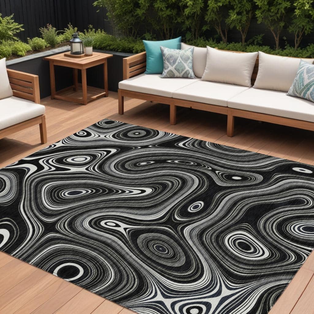 HomeRoots Geometric Transitional Rectangle Outdoor Rug