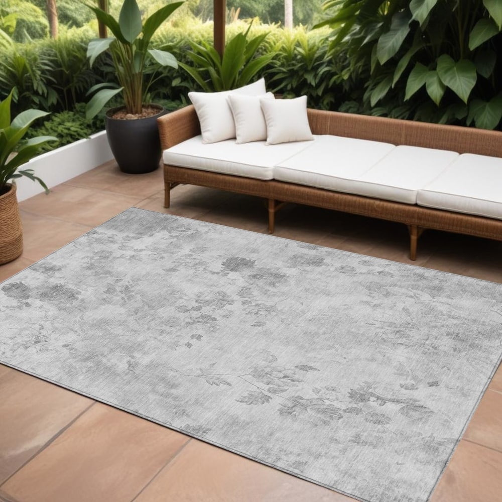 HomeRoots Floral Transitional Rectangle Outdoor Rug