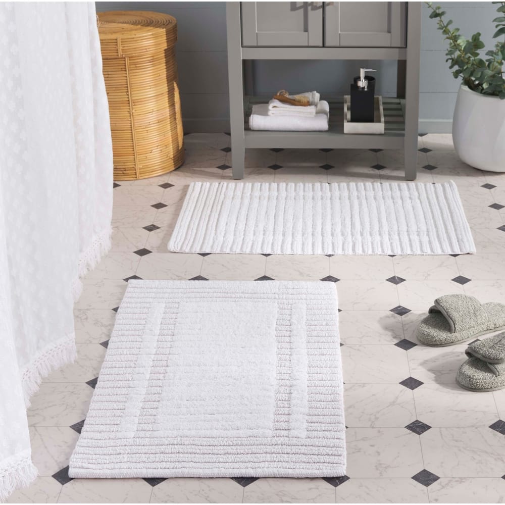 SAFAVIEH Home Greyson Striped Bathmat 32"L x 20"W Set of 2