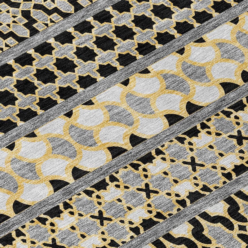 HomeRoots Quatrefoil Transitional Rectangle Outdoor Rug