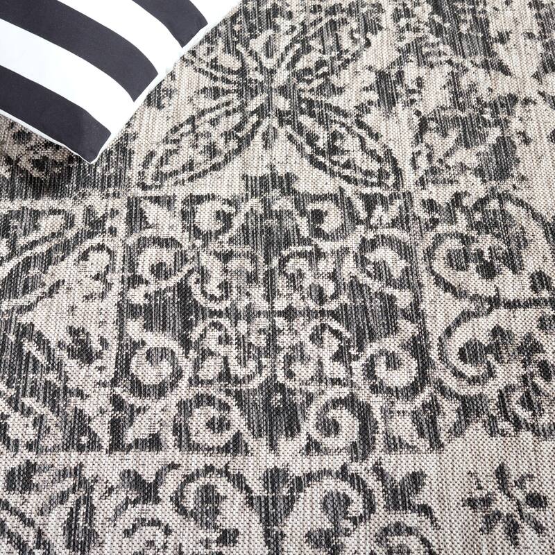 SAFAVIEH Courtyard Wenda Transitional Rug