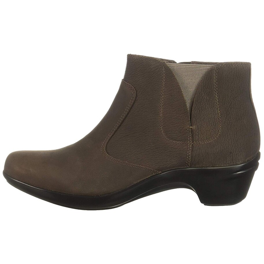 aravon boots sale