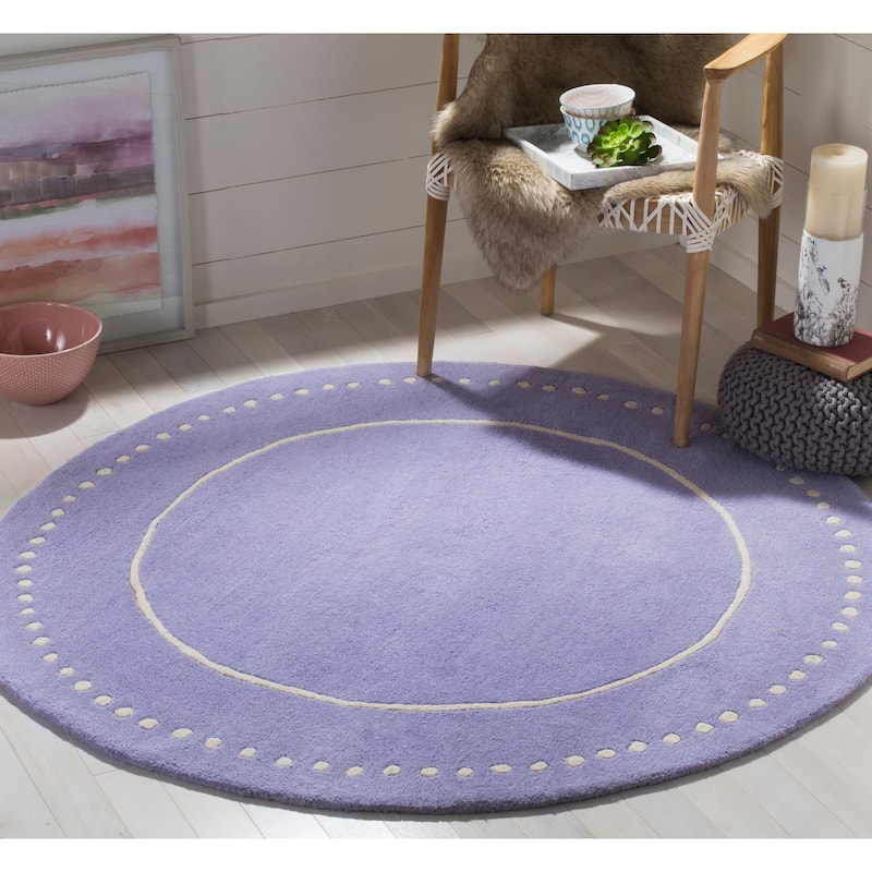 SAFAVIEH Handmade Bella Alverta Dotted Border Wool Rug - 5' x 5' Round - Lavender/Ivory