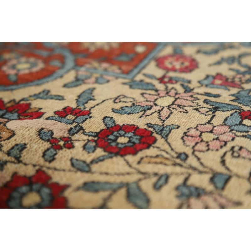 Hand Knotted Oriental 100% Wool Carpet Traditional Floral Beige & Ivories Isfahan Area Rug - 6' 7'' X 4' 4''