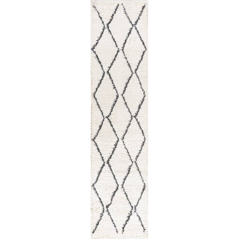 JONATHAN Y Petra Moroccan Diamond Shag Area Rug - 2 X 10 - White/Black