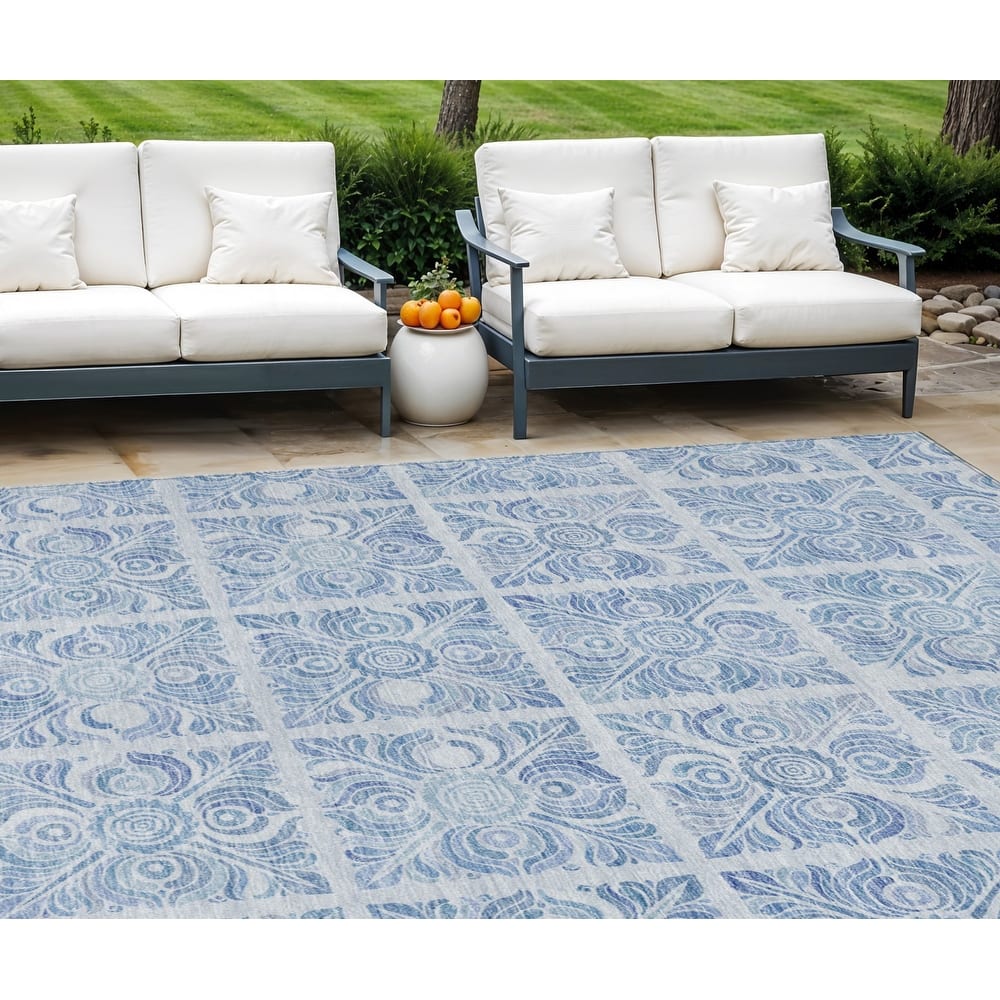 HomeRoots Medallion Transitional Rectangle Outdoor Rug