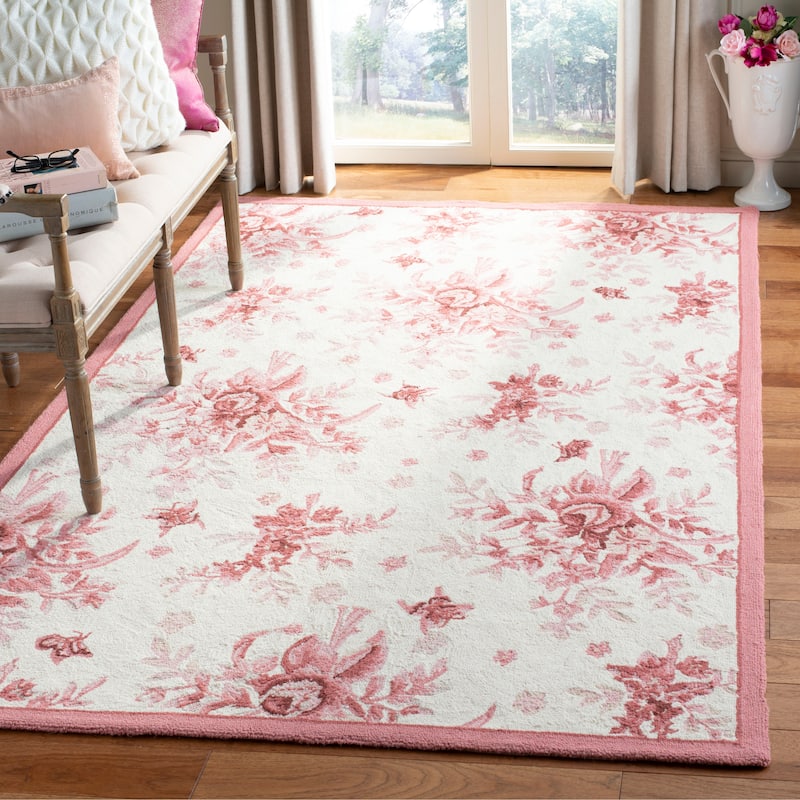 SAFAVIEH Hand-hooked Chelsea Gulzhazira Country Oriental Wool Rug - 2'9" x 4'9" - Ivory/Rose