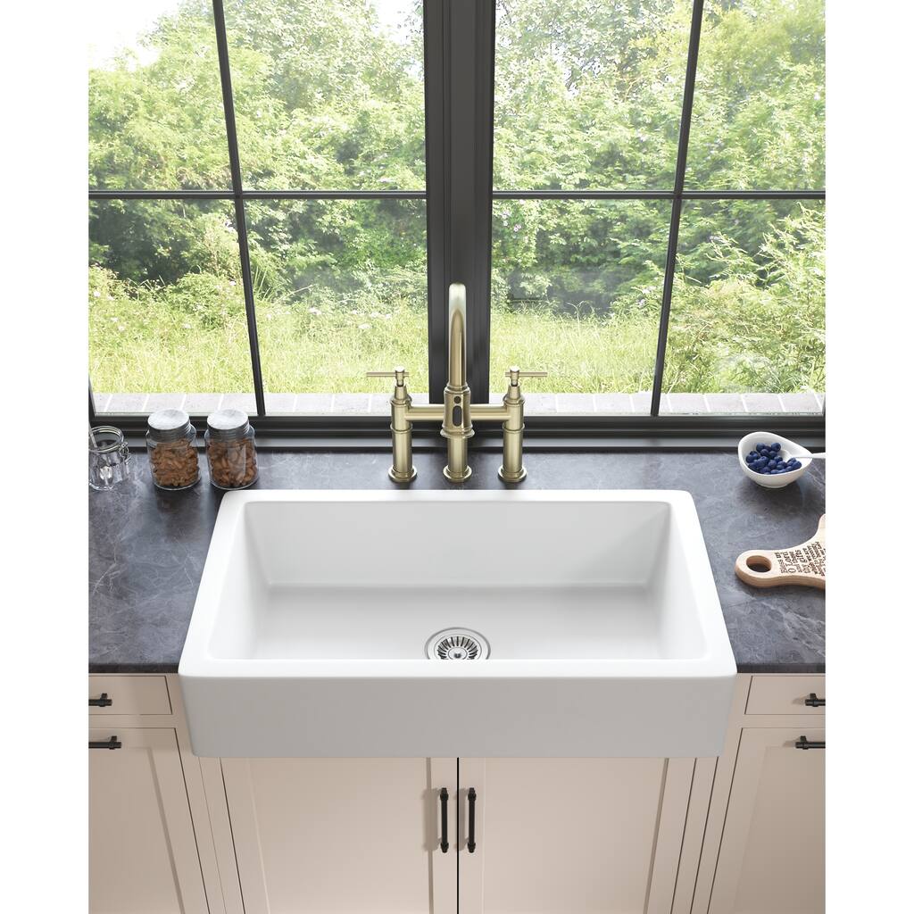 Bridge Kitchen Faucet with Pull-Down Sprayhead in Spot,Gold