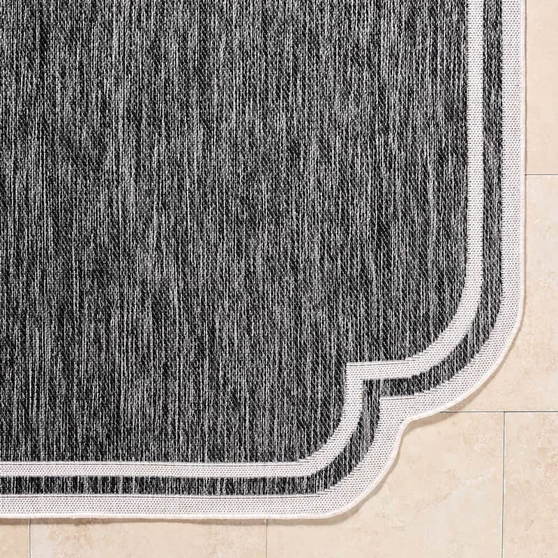 Livabliss Miami Beach Traditional Indoor/Outdoor Area Rug