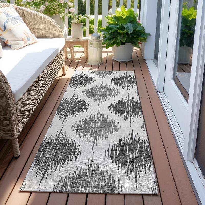 Machine Washable Indoor/ Outdoor Chantille Geo Contemporary Rug - Gray - 2'3" x 7'6"