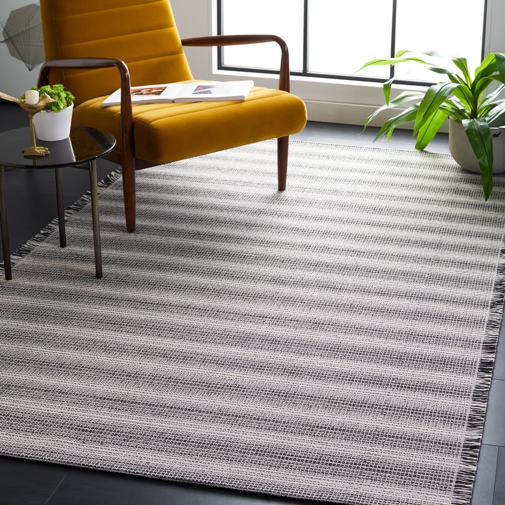 SAFAVIEH Augustine Armande Stripe Fringe Rug