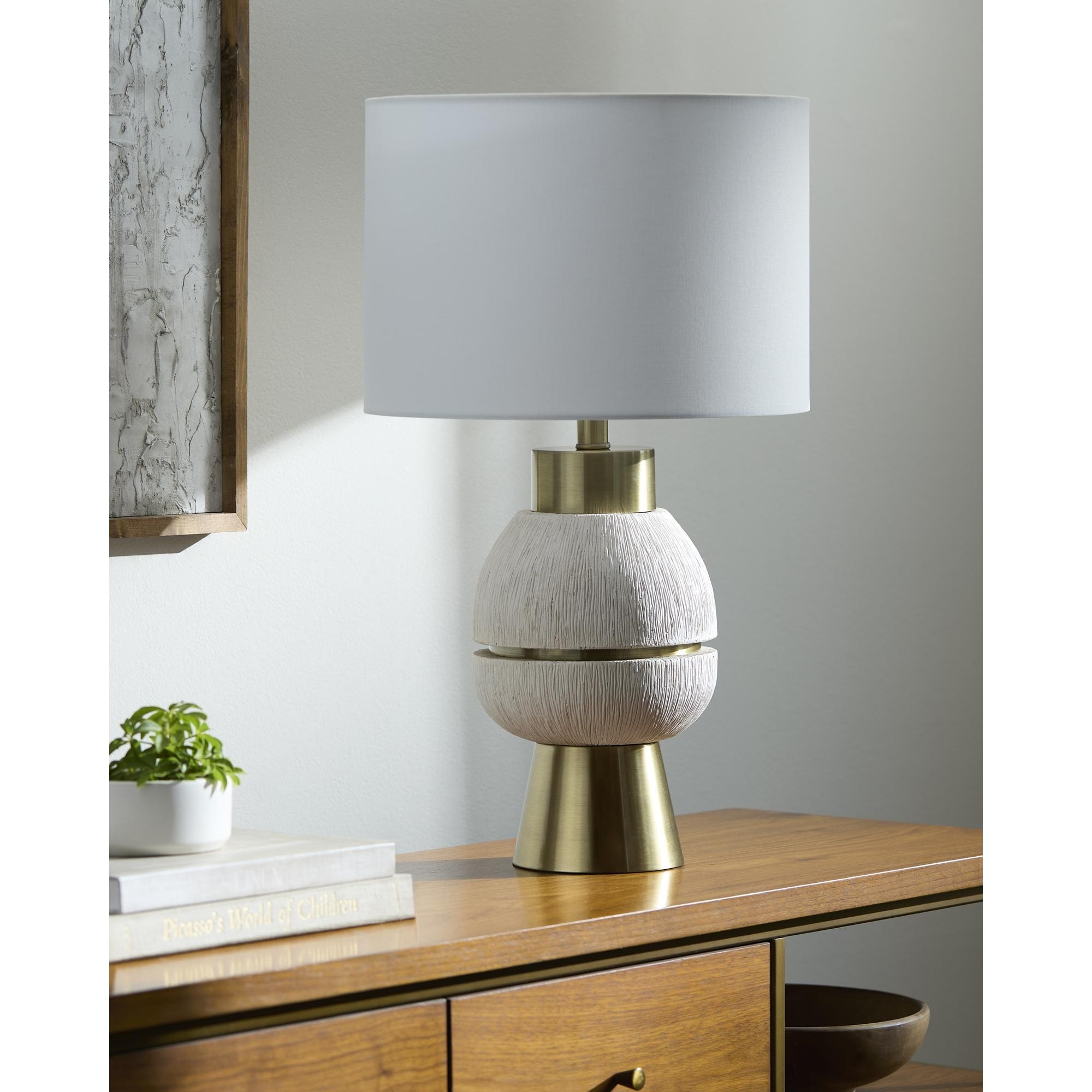 Livabliss Niobe Traditional Accent Table Lamp