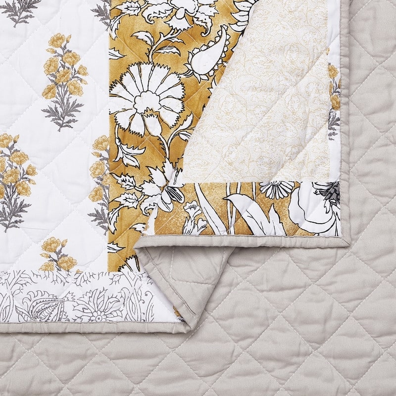 Saffron 3-Piece Quilt Set