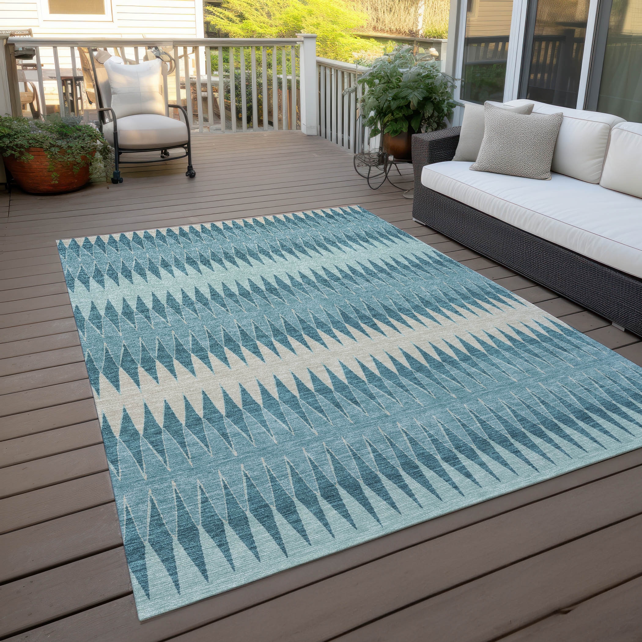 Machine Washable Indoor/ Outdoor Chantille Contemporary Geo Rug