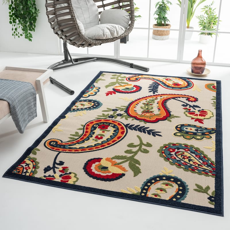 Sevita Floral Paisley Textured Indoor/Outdoor Area Rug