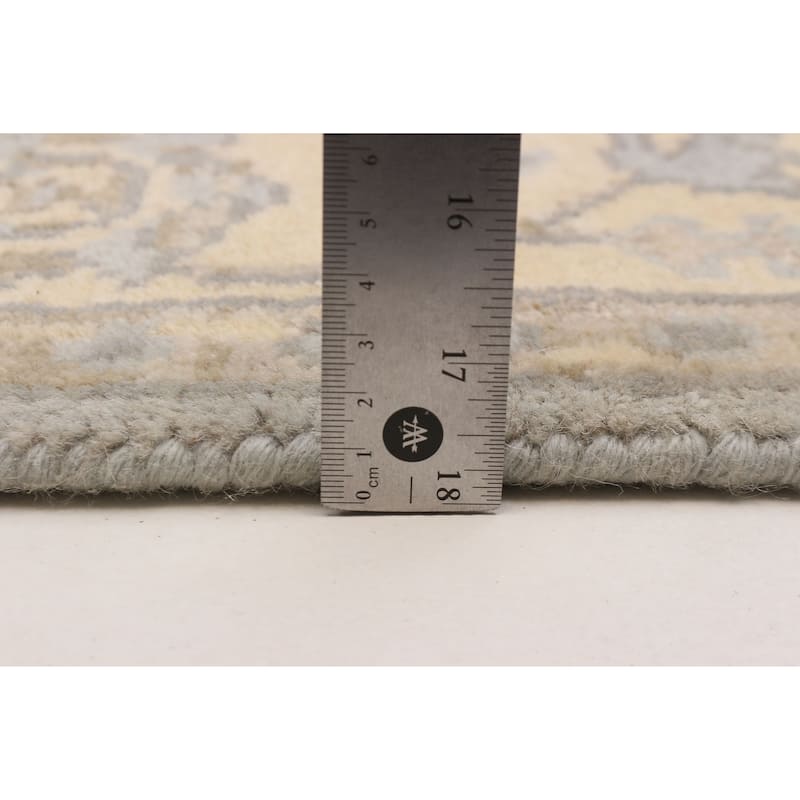 ECARPETGALLERY Hand-knotted Royal Oushak Light Grey Wool Rug - 4'1 x 5'10