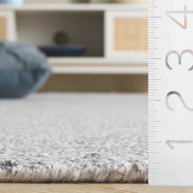 SAFAVIEH Handmade Renewal Bharat Wool Rug