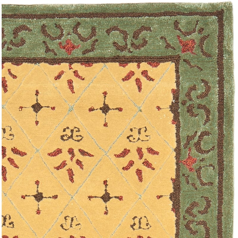 SAFAVIEH Handmade Easy Care Barbie Oriental Rug