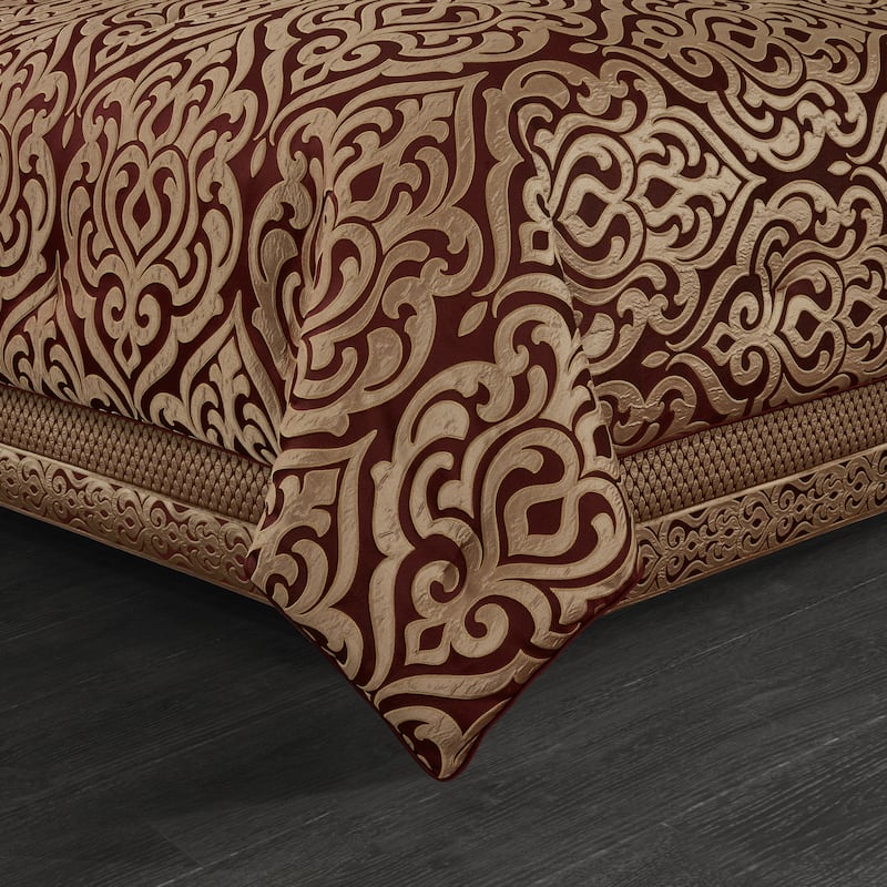 J. Queen New York Renzo Comforter Set