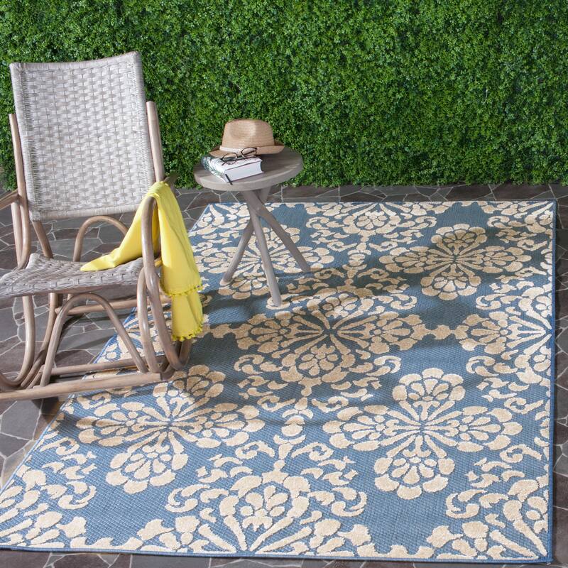 SAFAVIEH Cottage Florene Indoor/ Outdoor Patio Backyard Rug