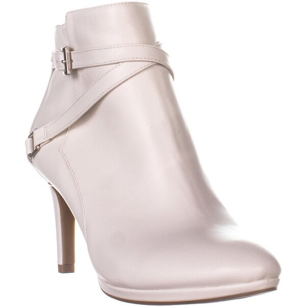 Bandolino baruffi bootie outlet