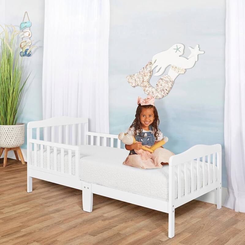 Dream On Me Classic Design Toddler Bed