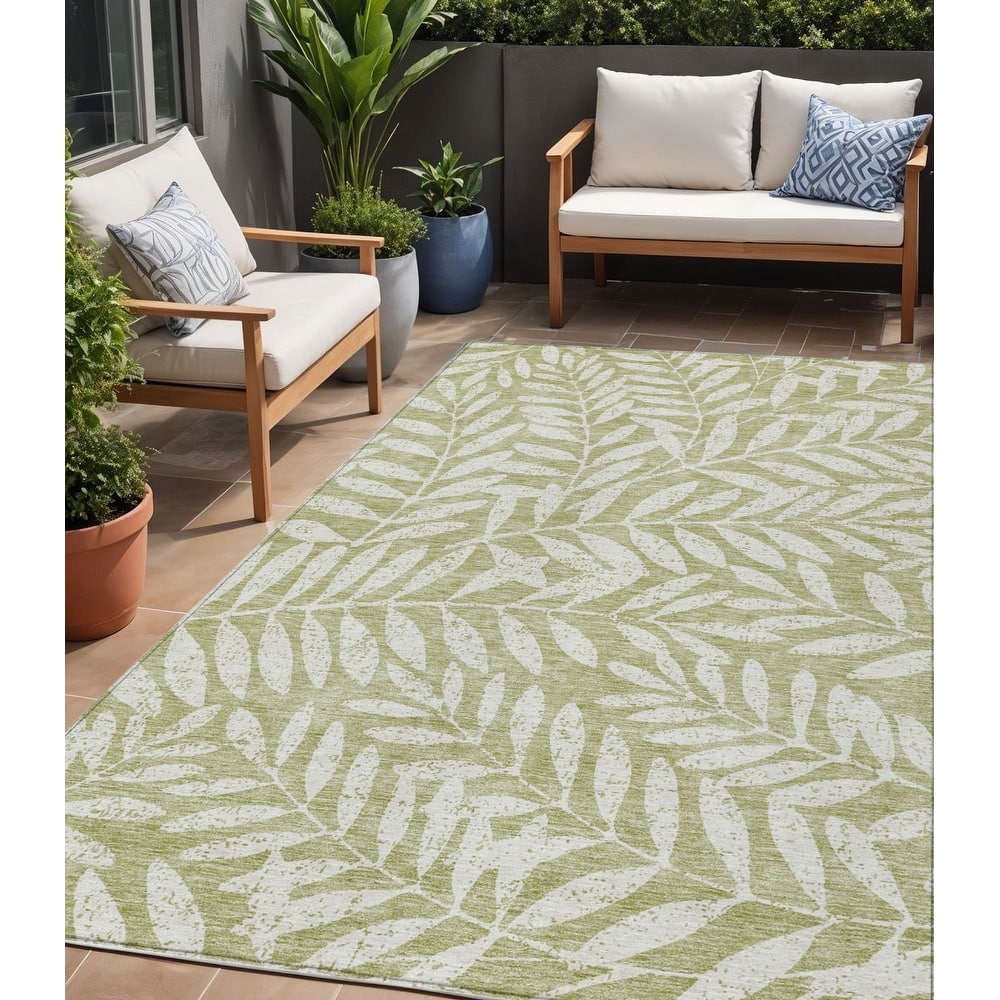 HomeRoots Floral Transitional Rectangle Outdoor Rug