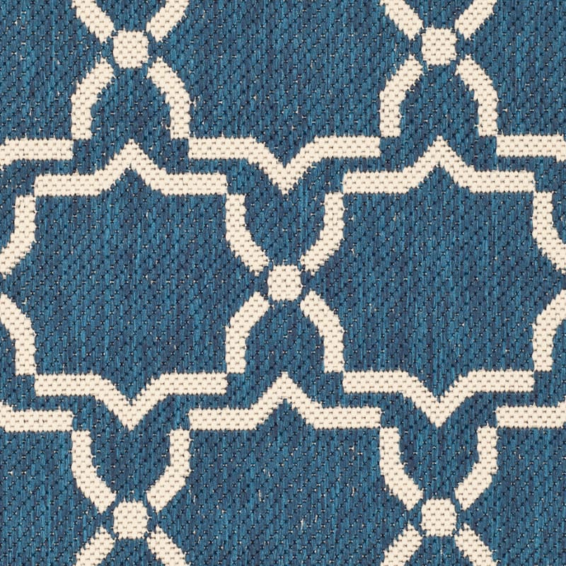 SAFAVIEH Courtyard Thomasina Indoor/ Outdoor Waterproof Patio Backyard Rug