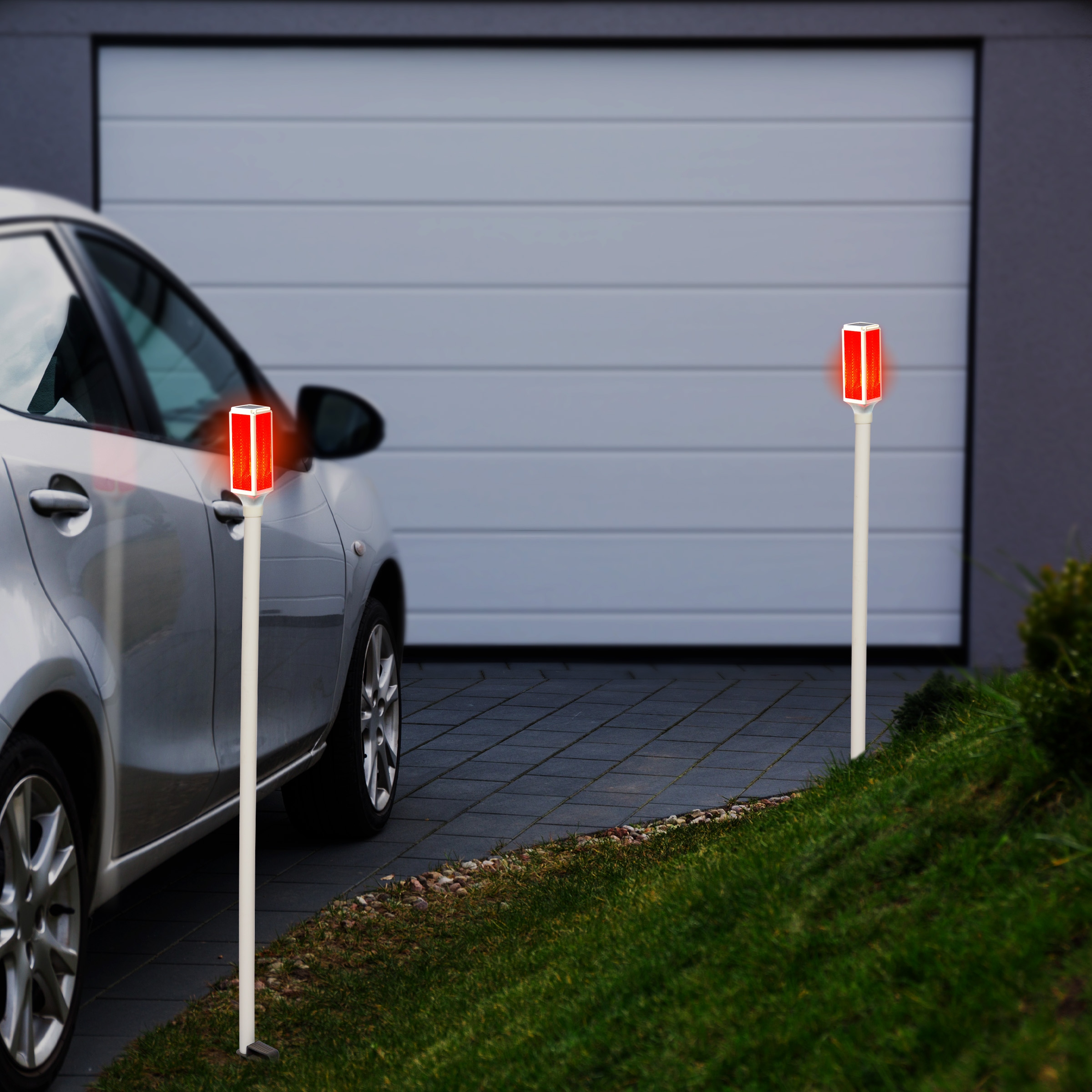 Alpine Corporation 43 Tall Outdoor Solar Powered Driveway Markers with Red LED Lights Set of 2