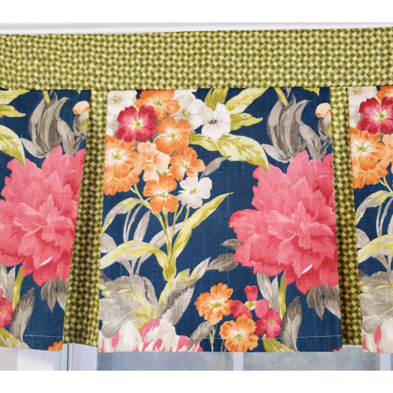 RLF Home Queen's Favor Pleated Valance
