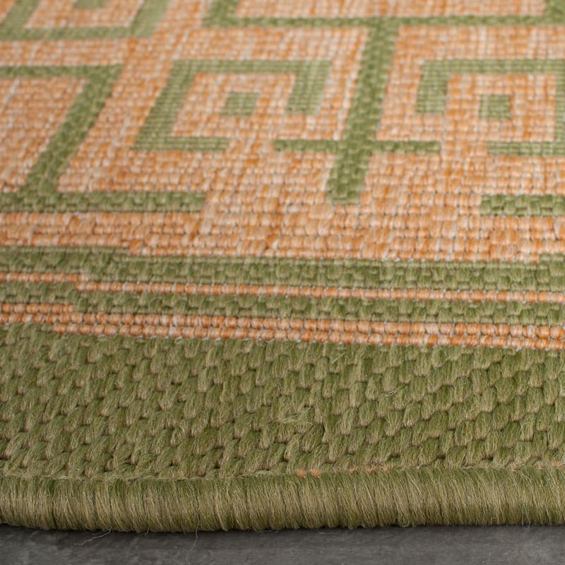 SAFAVIEH Courtyard Jacklyn Geometric Block Indoor/ Outdoor Area Rug