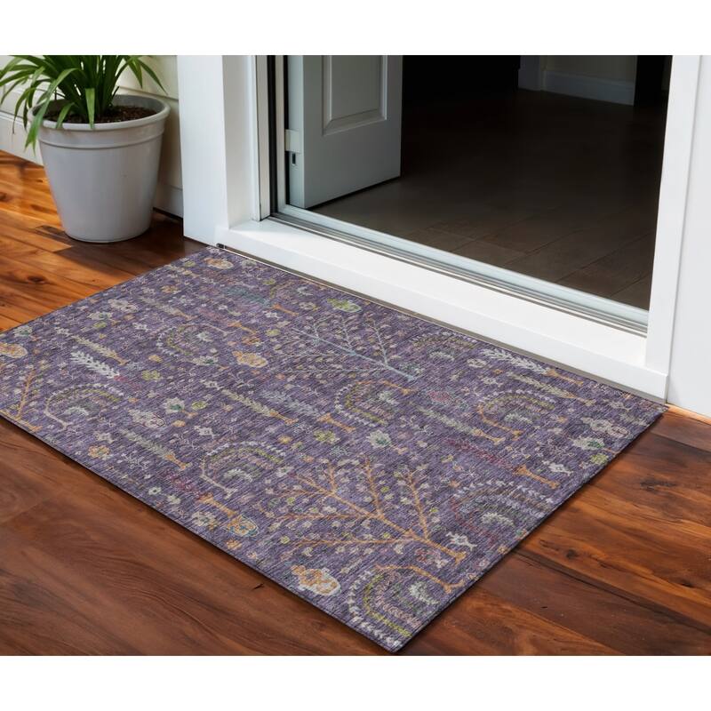 HomeRoots Floral Transitional Rectangle Outdoor Rug - 3' x 5'