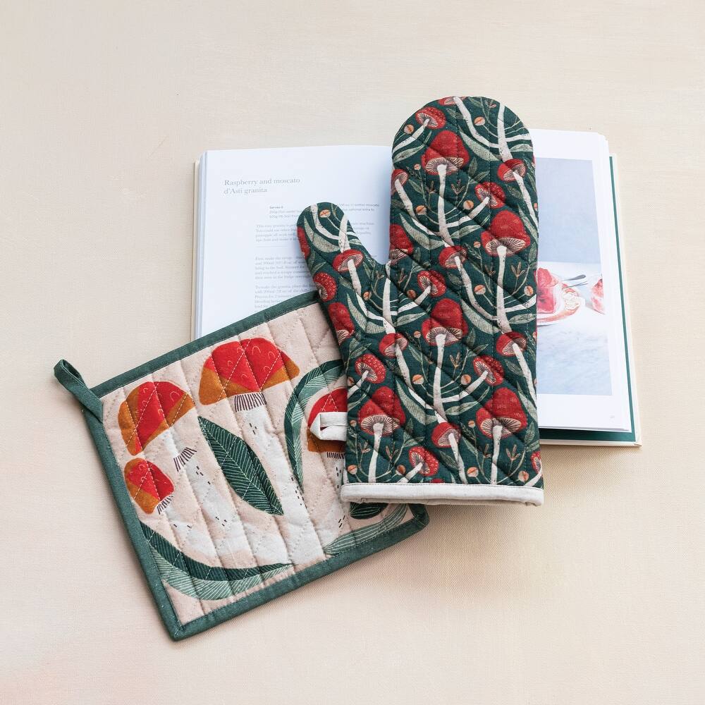 Quilted Cotton Oven Mitt with Mushrooms Pattern and Loop