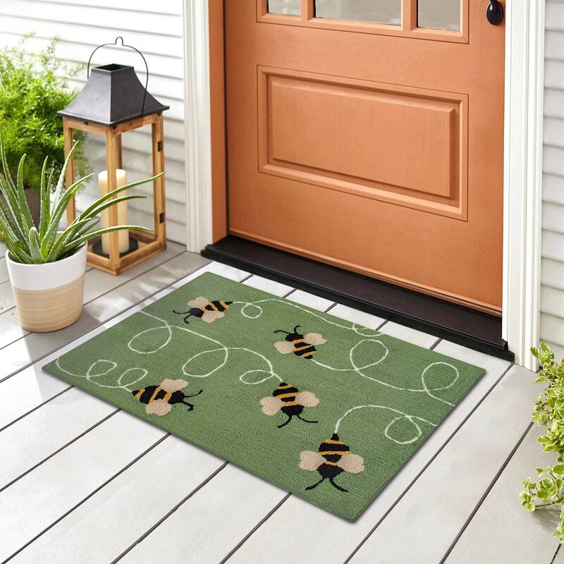 Liora Manne Frontporch Buzzy Bees Indoor/Outdoor Rug - 1'8" x 2'6"