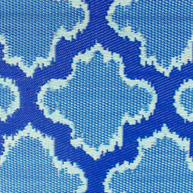 4' x 6' Blue Quatrefoil Rectangular Outdoor Area Rug - 4' x 6'