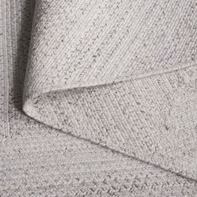 SAFAVIEH Handmade Braided Anahit Reversible Rug