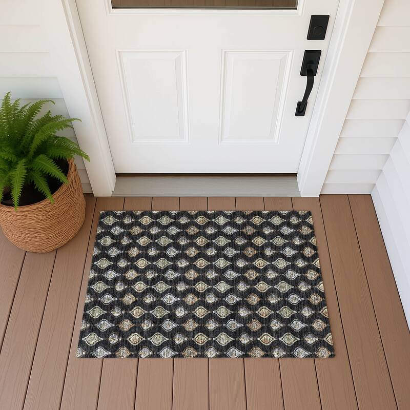 Machine Washable Indoor/ Outdoor Casual Greenwood Chantille Rug - Black - 1'8" x 2'6"