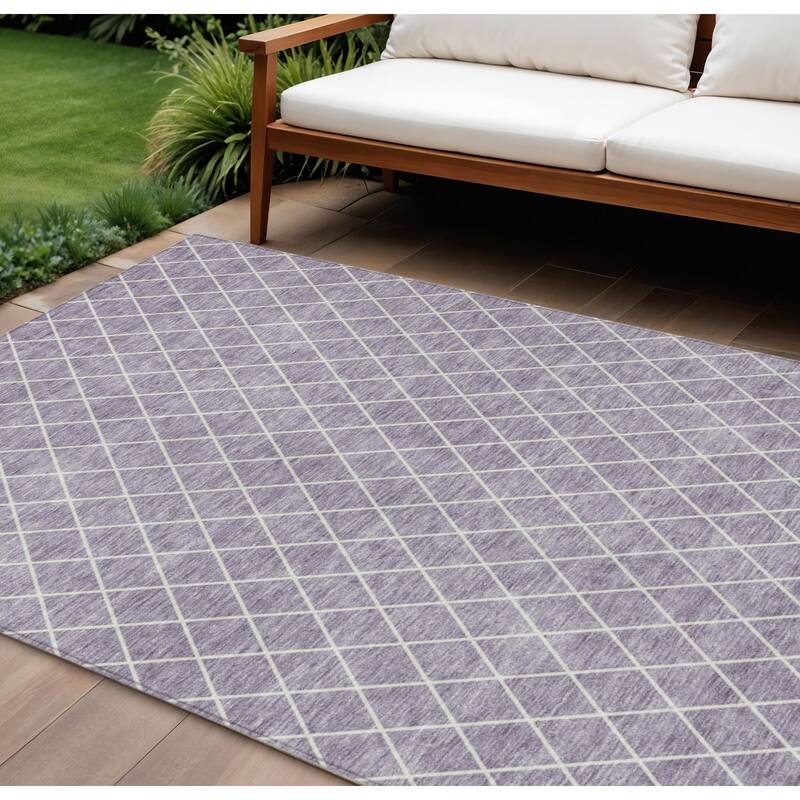 HomeRoots Geometric Transitional Rectangle Outdoor Rug - 8' X 10'