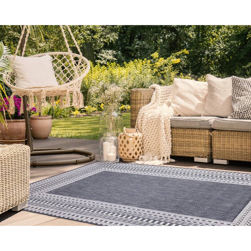 Liora Manne Malibu Etched Border Indoor/Outdoor Rug