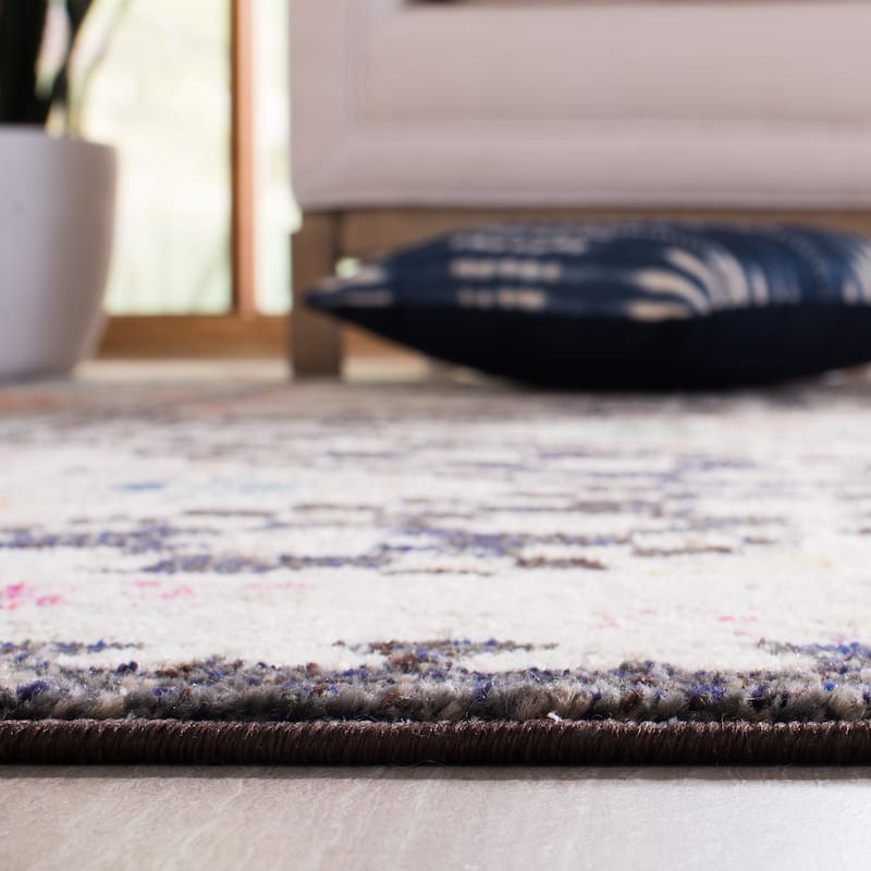 SAFAVIEH, Madison Hortensia Boho Diamond Distressed Rug