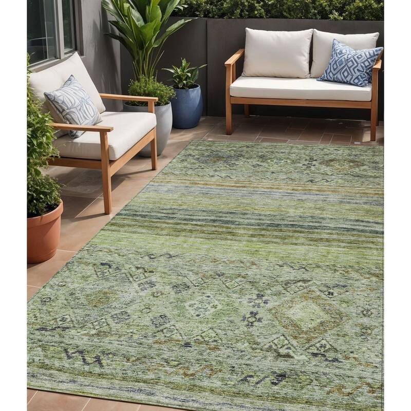 HomeRoots Floral Transitional Rectangle Outdoor Rug - 5' X 8'